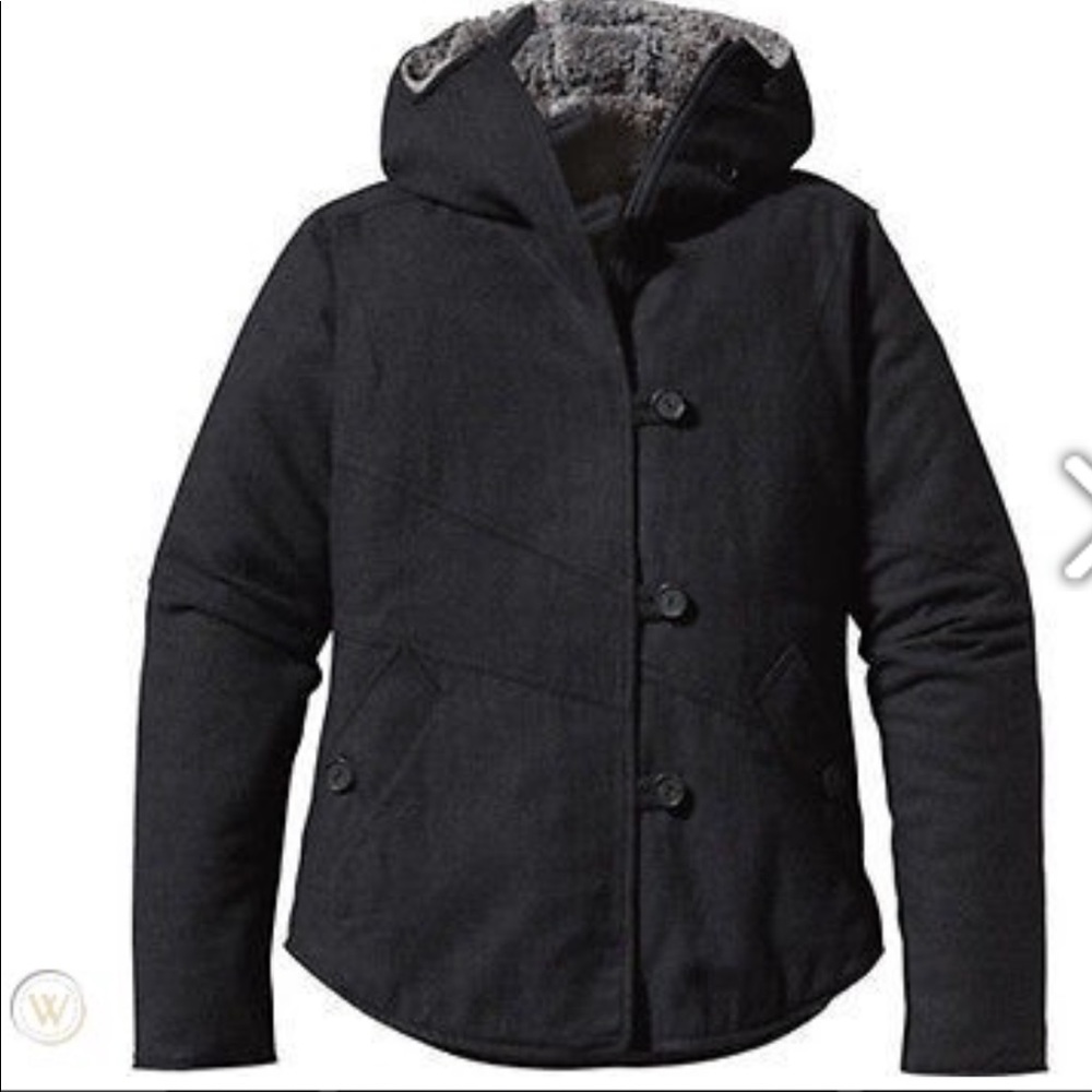 Patagonia women’s reversible wool coat - xs